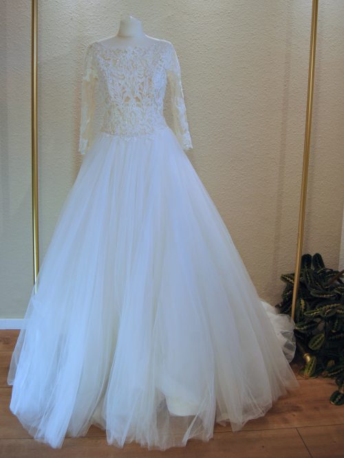 Ansicht vorne: Brautkleid von Luna Novias in Größe 38