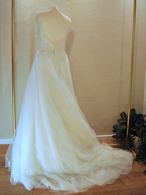 Ansicht hinten: Brautkleid von Luna Novias in Größe 40
