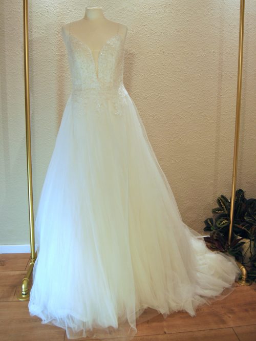 Ansicht vorne: Brautkleid von Luna Novias in Größe 40