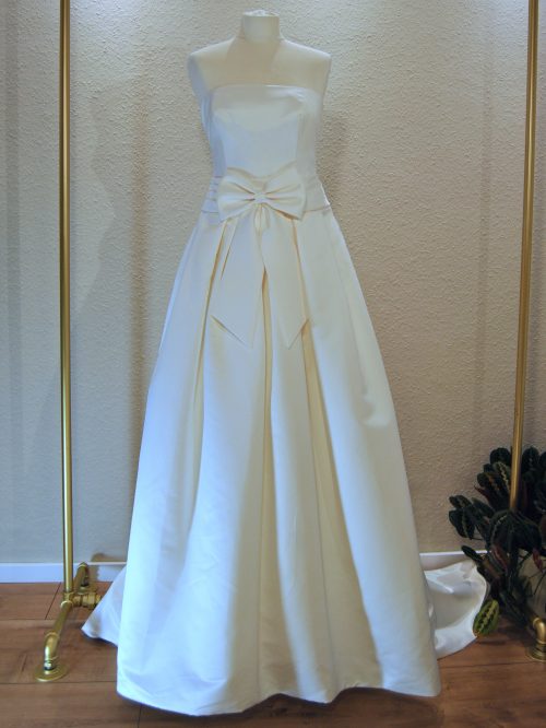 Ansicht vorne: Brautkleid von Luna Novias in Größe 38