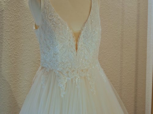 Ansicht Detail: Brautkleid von Luna Novias in Größe 42