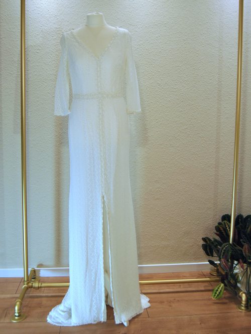 Ansicht vorne: Brautkleid von ALMA in Größe 40