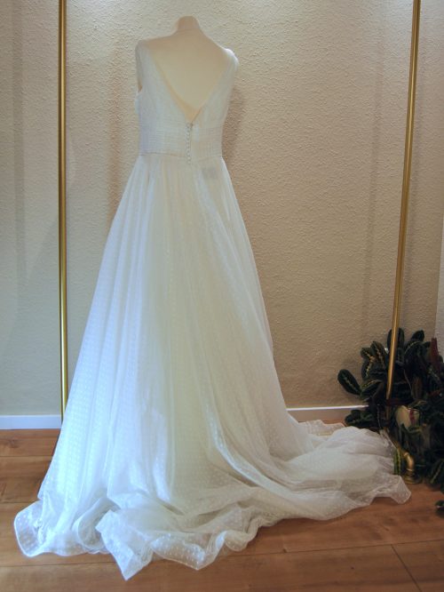Ansicht hinten: Brautkleid von ALMA in Größe 42