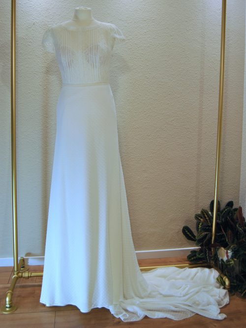 Ansicht vorne: Brautkleid von ALMA in Größe 38