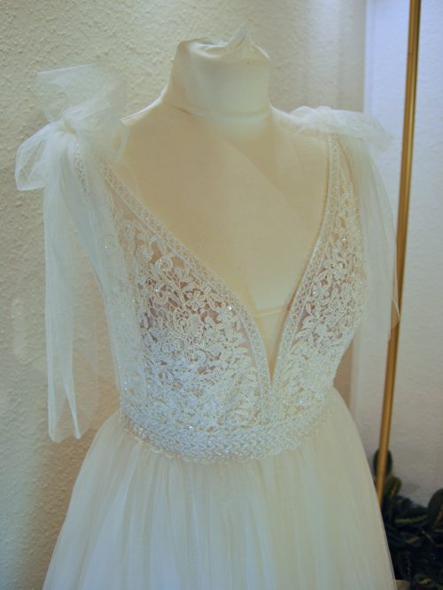 Ansicht Detail: Brautkleid von ALMA in Größe 40