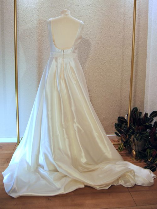 Ansicht hinten: Brautkleid von Truvelle Bridal in Größe 40