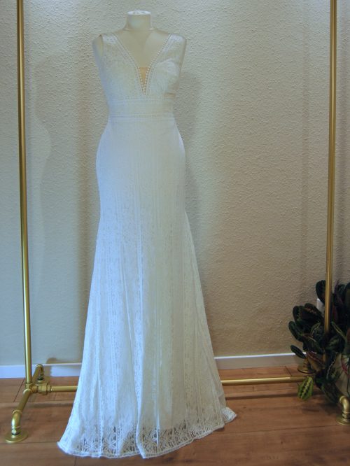 Ansicht vorne: Brautkleid von ALMA in Größe 36