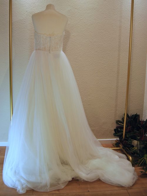 Ansicht hinten: Brautkleid von Luna Novias in Größe 42