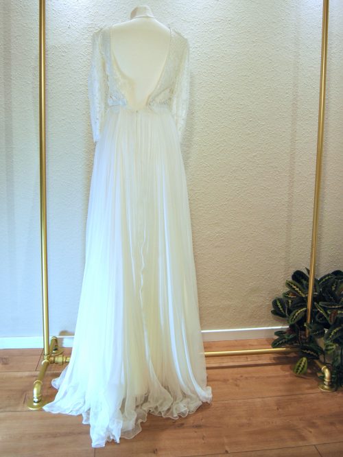 Ansicht hinten: Brautkleid von Divine Atelier in Größe 38