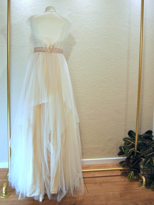 Ansicht hinten: Brautkleid von Divine Atelier in Größe 40