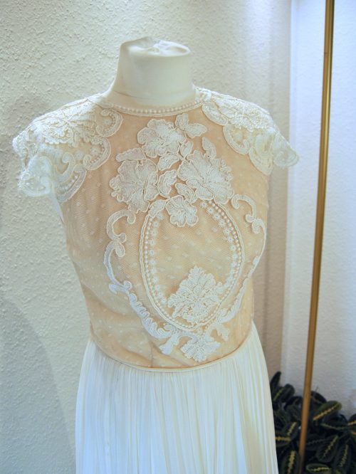 Ansicht Detail: Brautkleid von Divine Atelier in Größe 40
