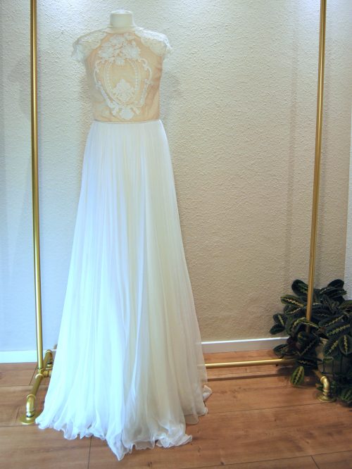 Ansicht vorne: Brautkleid von Divine Atelier in Größe 40