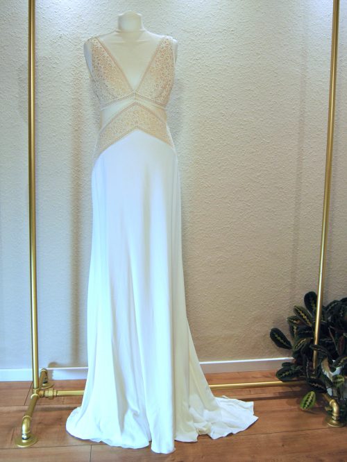 Ansicht vorne: Brautkleid von Divine Atelier in Größe 38